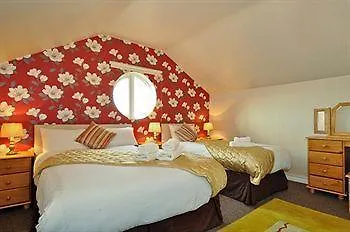 Pembroke House Bed & Breakfast Galway 4*,