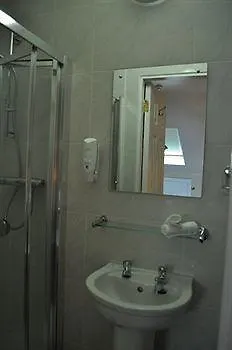 Pembroke House Bed & Breakfast Galway 4*,