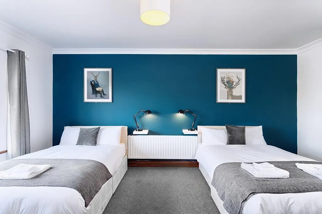 Pembroke House Bed & Breakfast Galway 4*,